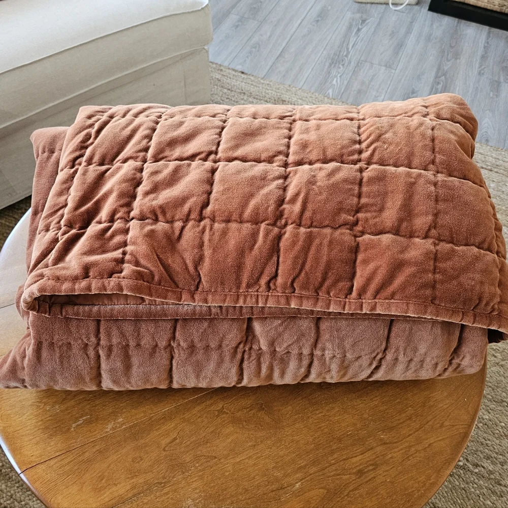 Quince Cotton Velvet Quilt In Terracotta King/Cal King